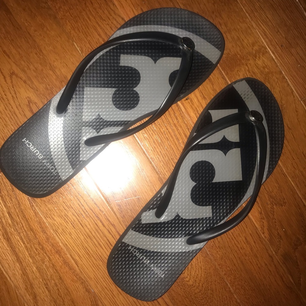 tory burch flip flops!!!